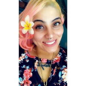 Meet your Posher, Angelique